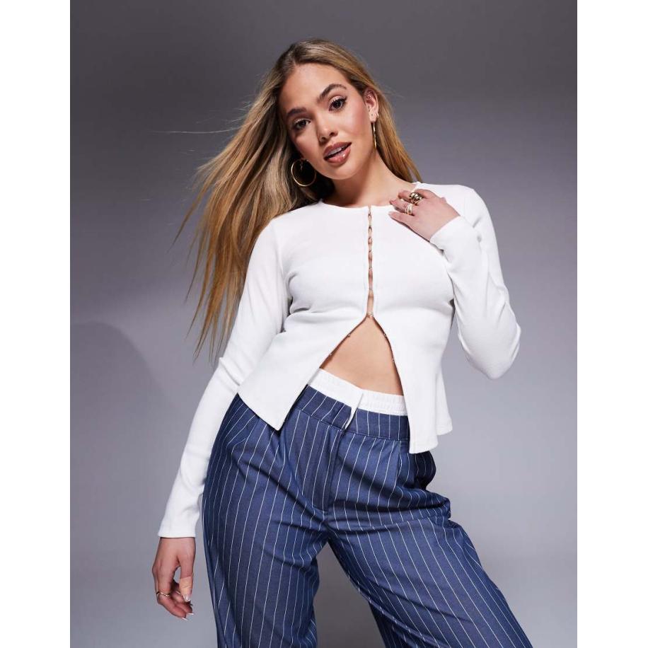 ASOS DESIGN Geribbeld vest met haak-en-oogsluiting aan de voorkant in ecru-Wit Wit