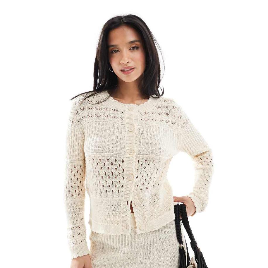 Vero Moda Petite Vest met gehaakt patchwork in crème, deel van co-ord set-Wit Wit