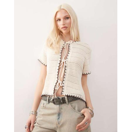 Reclaimed Vintage Gehaakt vest met gestrikte voorkant en korte mouwen in crème-Wit