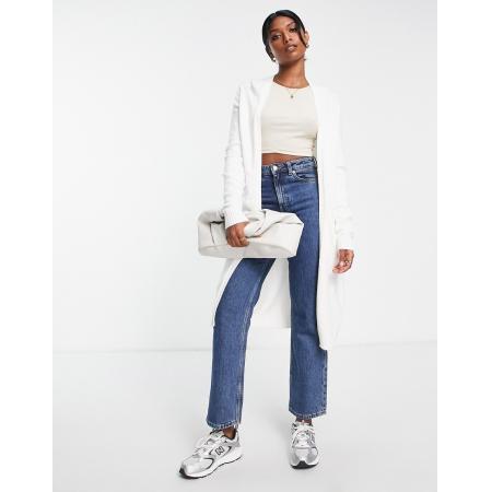 Vila Gebreid vest met lange pasvorm in wit