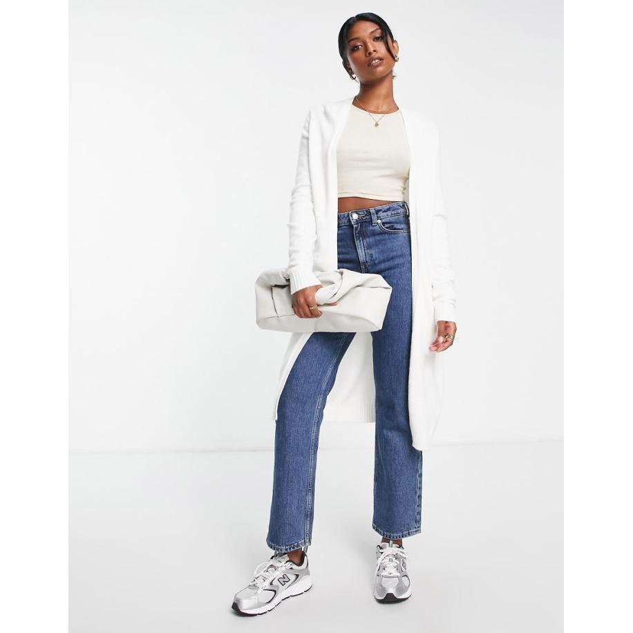 Vila Gebreid vest met lange pasvorm in wit Wit