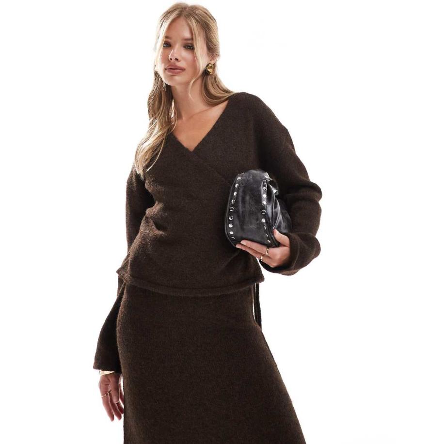 4th & Reckless Pluizig gebreid vest van wolmix met gestrikte zijkant in chocoladebruin, deel van co-ord set Bruin