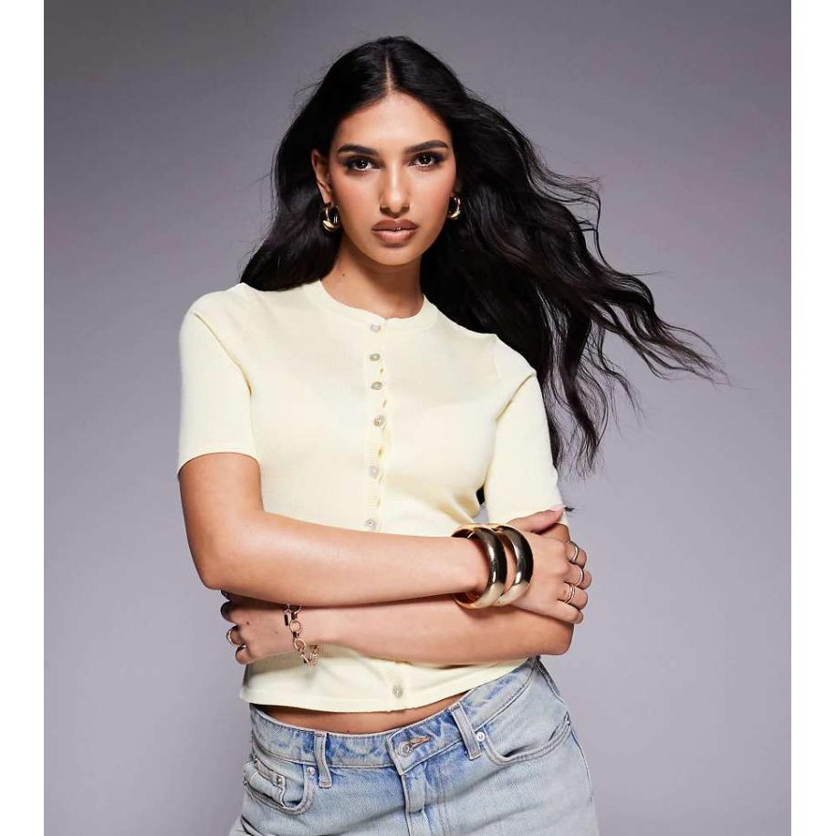 Kaiia Exclusives Vest met knoopsluiting met geschulpte rand en korte mouwen in botergeel Geel