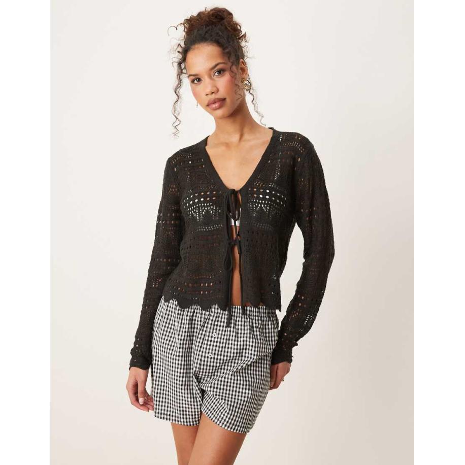 JDY Gehaakt vest met gestrikte voorkant in zwart Zwart