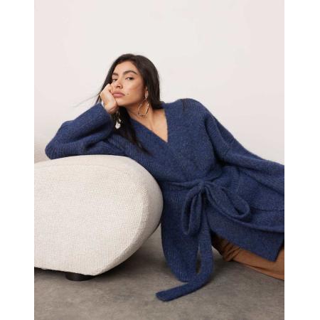 ASOS EDITION Compact gebreid vest met overslag en lange pasvorm in blauw-Geel