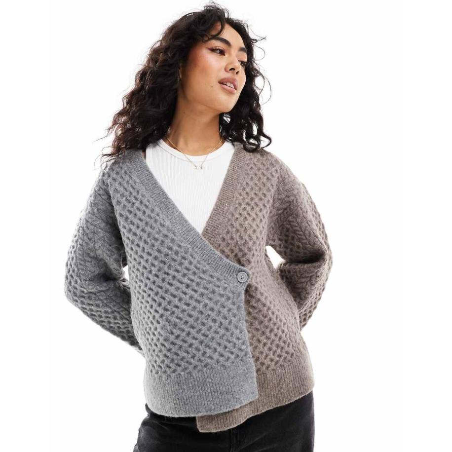 ASOS DESIGN Gebreid vest met overslag en kabels in grijs/mokka-Veelkleurig Multicolor