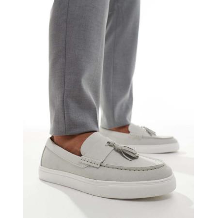 ASOS DESIGN - Loafers met kwastjes en gomzool in grijs