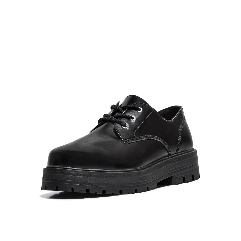 Bershka Bershka Veterschoen zwart -