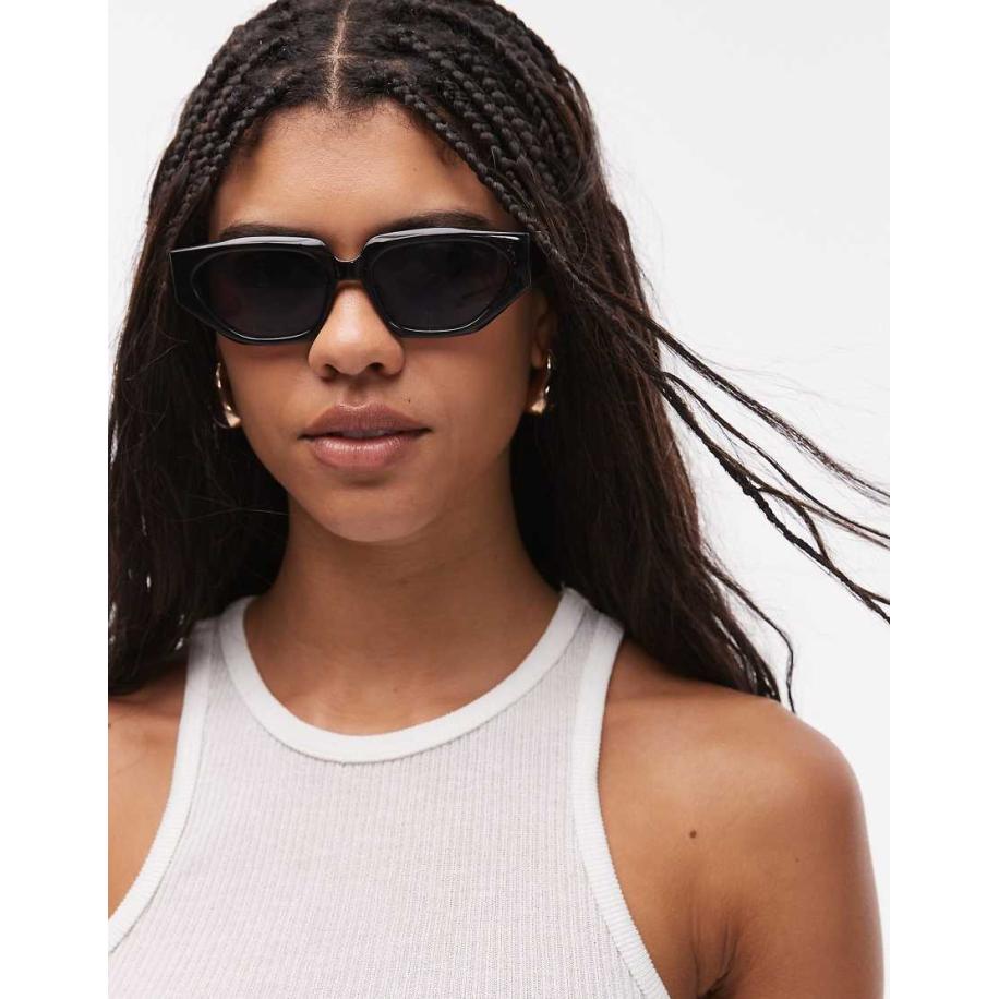 Topshop Croatia Hoekige cat eye zonnebril in zwart Zwart