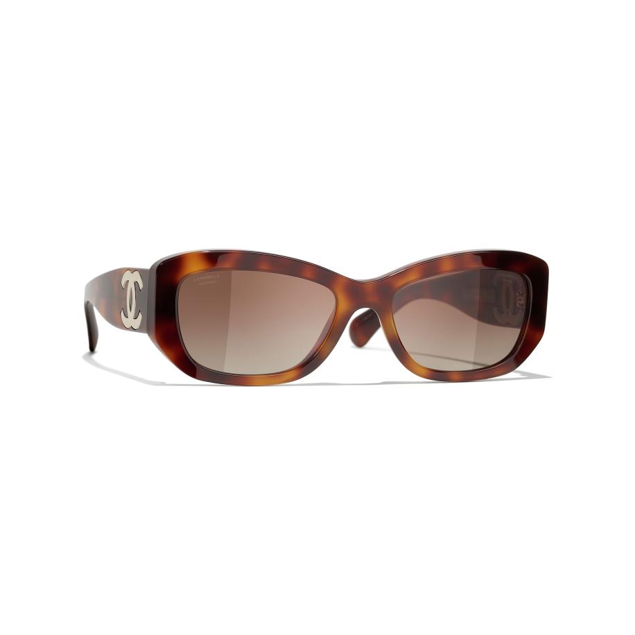 Chanel Vrouwelijk Sunglass Rectangle Sunglasses CH5493 - Framekleur: Tortoise, Lenskleur: Lichtbruin Bruin