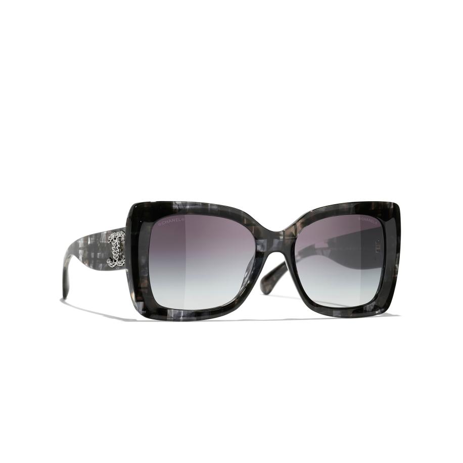Chanel Vrouwelijk Sunglass Square Sunglasses CH5555 - Framekleur: Nieuwe exclusieve zwarte tweed, Lenskleur: Grijs Grijs