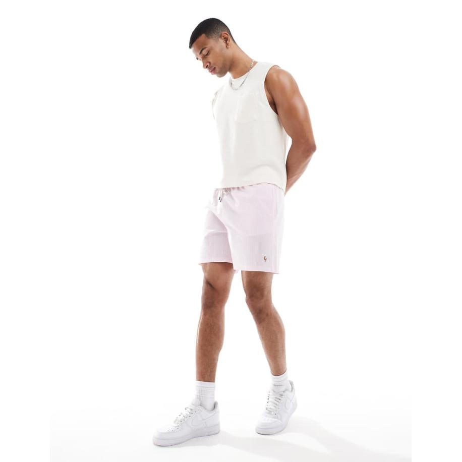 Polo Ralph Lauren - Traveler - Gestreepte seersucker zwemshort met iconisch logo en klassieke pasvorm in roze Roze